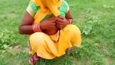 Radhika Bhabhi Ki Khet Me Chudai Indian Outdoor Sex In Hindi