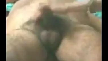 DESI BHABHI’S MAST HANDJOB