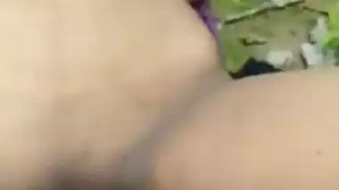 Boy fucking his gf in field she is sexy