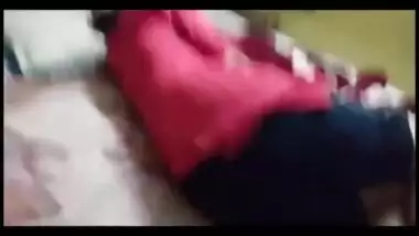 Hot Bhojpuri bhabhi exposing her butt