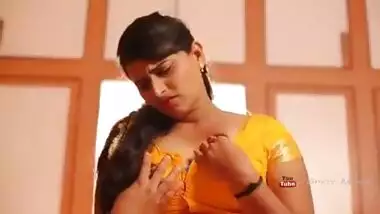 INDIAN HOT AUNTY ROMANCE WITH HER BOSS