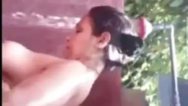 Bhabhi Showing bathing On Video Call