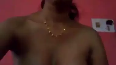 Desi Girl Record her Nude Video