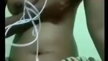 Desi sexy bhabi show her sexy boobs on cam