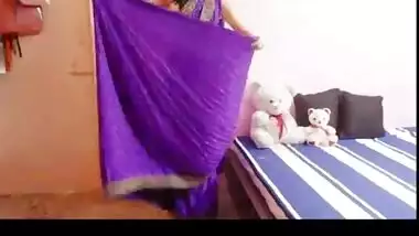 Bhabhi Lesson About Saree - Movies. video2porn2