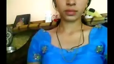 Desi girl topless show for her lover