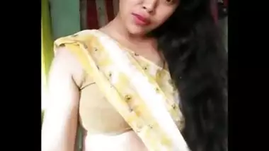 bubbly housewife pooja bhabhi bubbly navel belly show