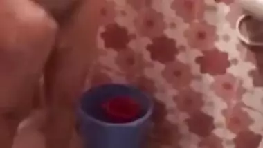 Uninhibited Desi slut shows her chubby body in the shower XXX video
