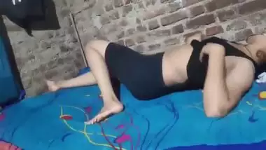 Desi Indian xXx Viral Pussy Fingering Mms Paro Aarti