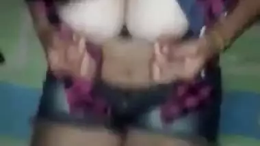 Desi Cute girl oral sex