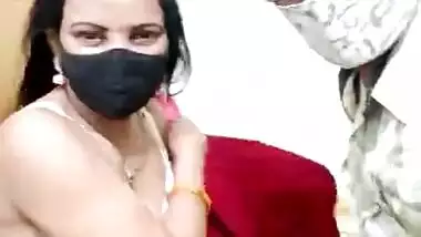 Indian sexy bhabhi romance and live fucking with lover part 1