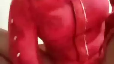 Horny girlfriend masturbating xxx pussy with rod