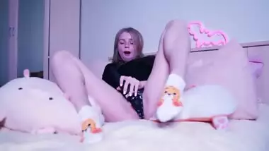 Sexy blonde masturbates with a vibrator and gets a big orgasm TenoriTaiga