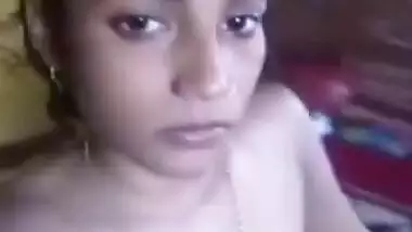 Hot Look Indian Girl Showing Her Boobs And Pussy