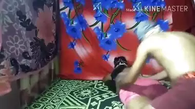 Sexy girl jhaat saaf krti hui