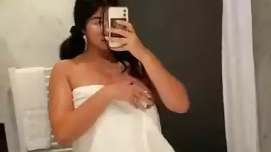 NRI Girl Nude Bathroom Selfie Tease