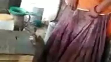 Desi village aunty show her pussy