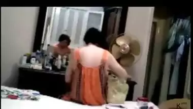 Tamil housewife voyeurly caught