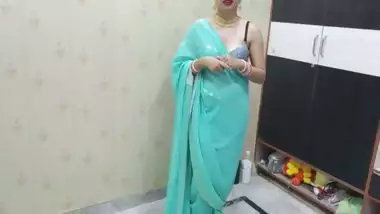 Jiju chut fadne ka irada hai kya, Jija saali best doogystyle underneath Indian sex video with clear Hindi audio