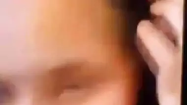 GF gives an Indian blowjob to her BF in the car