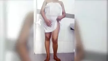 Sri lankan beautiful bath with under skirt | යට...