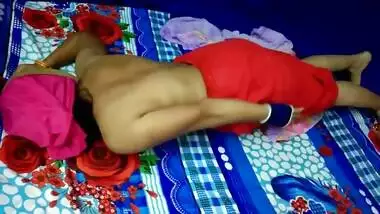 Desi village bhabi show her body part 2