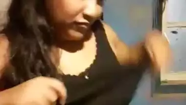 Fatty Indian girl captured nude by lover