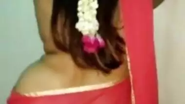 bhabhi showing big ass