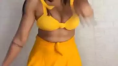 Sofia Ansari Sexy In Yellow Hot