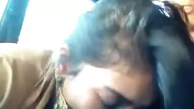 hot NRI babe sucking BF on lunch break in car