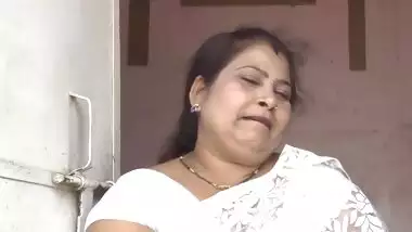 hai ram itna bara lauda aunty romance