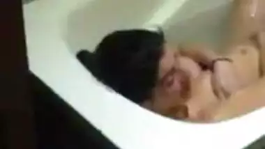 Sexy Arab Girl’s Bathing Clip Caught On Spy Camera