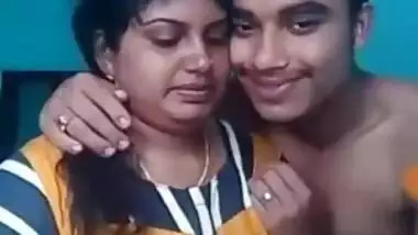 Tamil aunty having an affair with the young guy