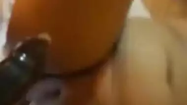 Boy bangs Desi slut's mouth and pussy in close-up XXX homemade video