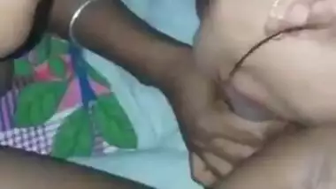 Slim And Sexy Desi Wife Porn MMS Video Leaked