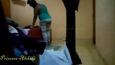 Desi cute girl in Hotel Room