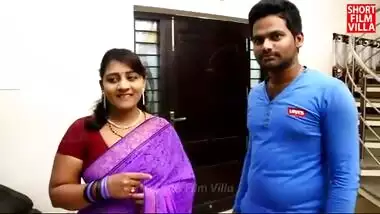 Indian big boobs porn movie of hot desi aunty huge cleavage