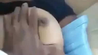 Rajasthani woman’s desi outdoor sex in a car