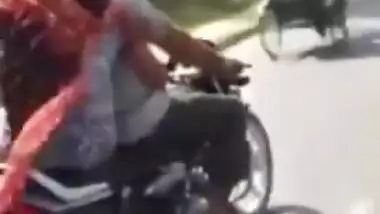 punjabi aunty giving jerking on bike