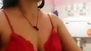 Today Exclusive- Sexy Desi Boudi Showing Her Boobs And Pussy