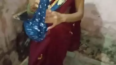 Indian girl in a saree has quick sex with devar