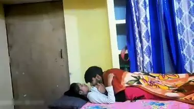 Horny Junior Accidentally gets into OYO Room with her Senior