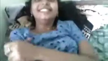 Indian Teen Reveals Her Tits