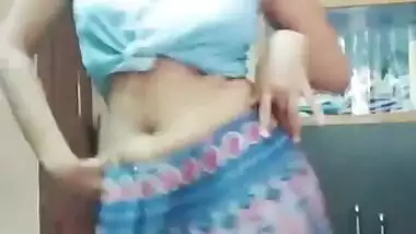 Desi Girl Sexy Dance