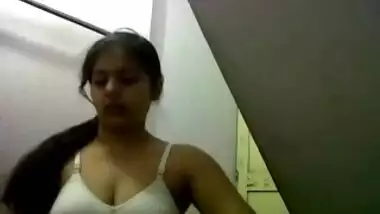 Mumbai girl undress and selfee