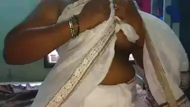 south indian desi Mallu sexy vanitha without blouse show big boobs and shaved pussy