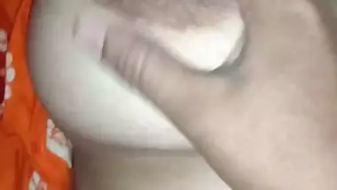 Boudi big boobs pressing by husband while she sleeps