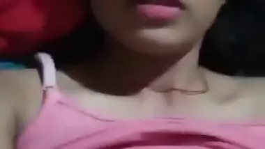 Desi horny girl playing with her boobs on cam