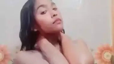 Sexy college babe nude bath video making