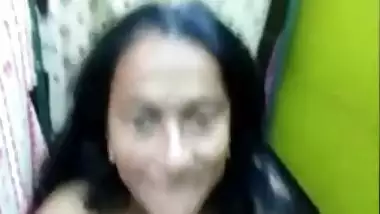 Indian Mature Wife Showing Boobs and Pussy